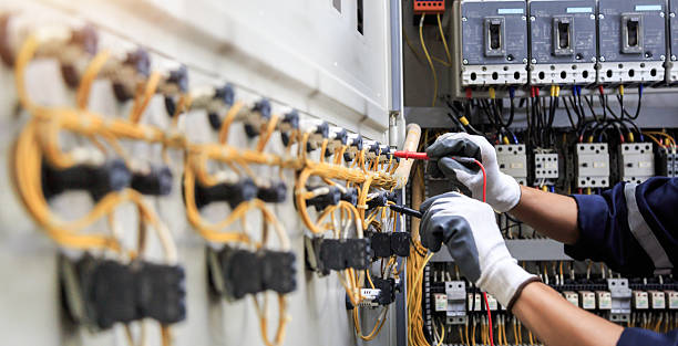Professional Electrician technician working in Peoria, IL
